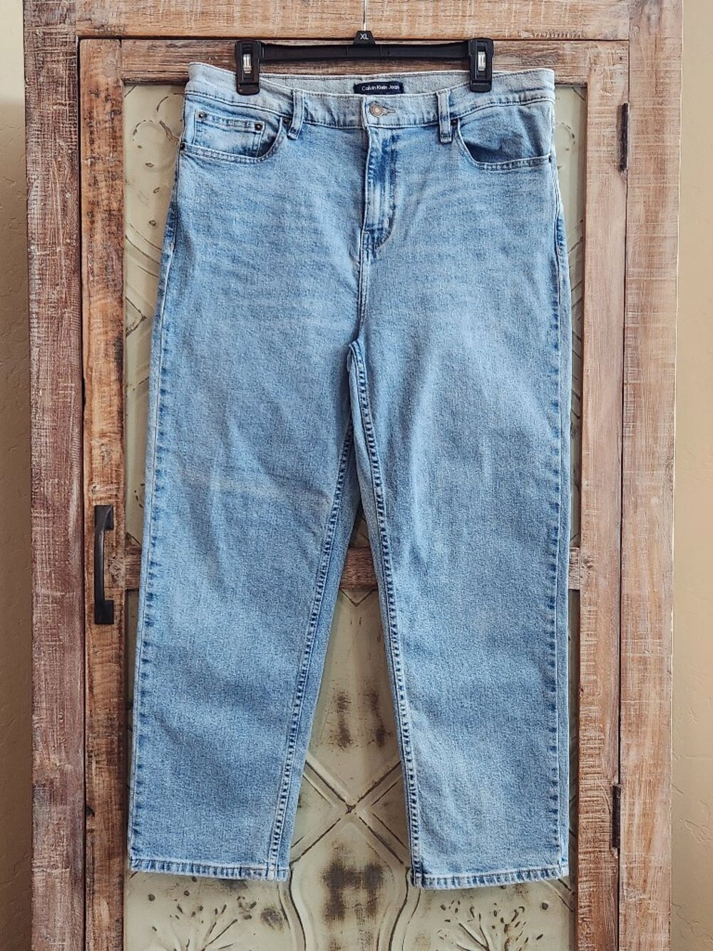 Calvin Klein Mid-rise Straight Leg 5-pocket Jeans | Size 16